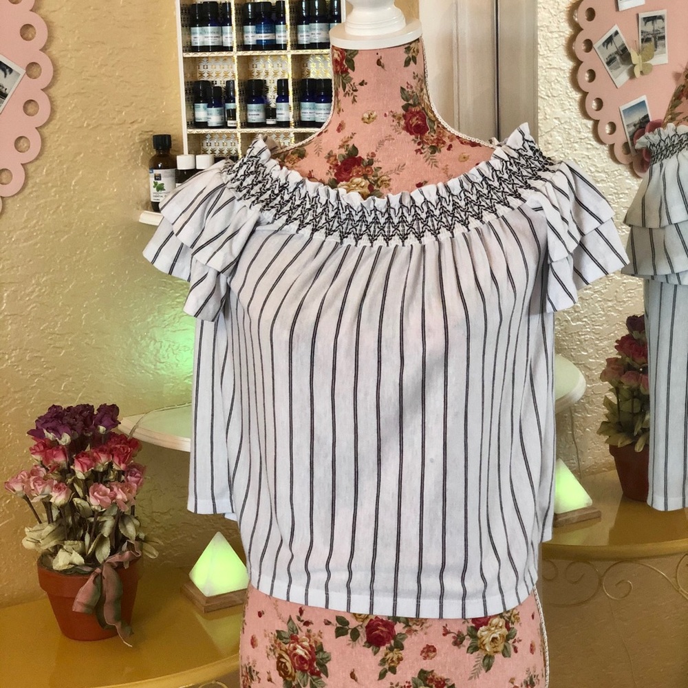 American Eagle black & white off the shoulder top